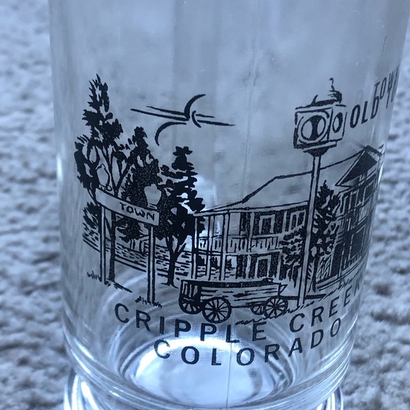 Rare Pair of Cripple Creek Colorado Glass Beer Mugs with Black Etch of Old Town - Picture 7 of 9